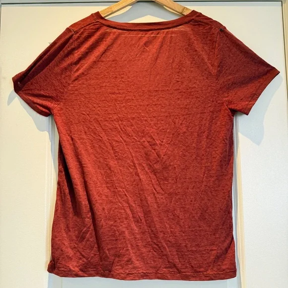 3/$15‼️Urban Outfitters Basic V-Neckline Soft T-Shirt, Size M, Brick Red - Picture 3 of 7